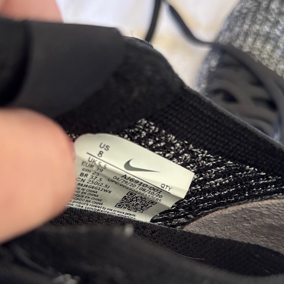 Nike Vapormax Black and White Sneakers - Picture 4 of 4